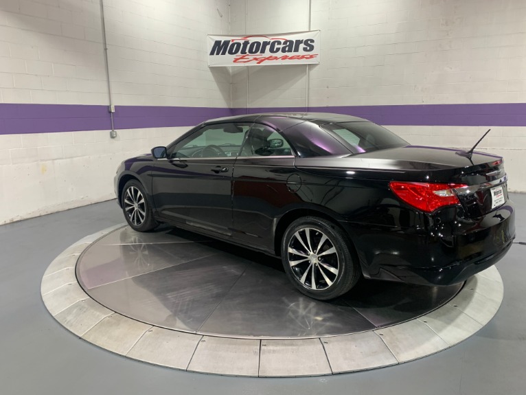 Used-2011-Chrysler-200-Convertible-S