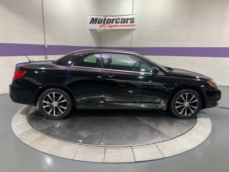 Used-2011-Chrysler-200-Convertible-S