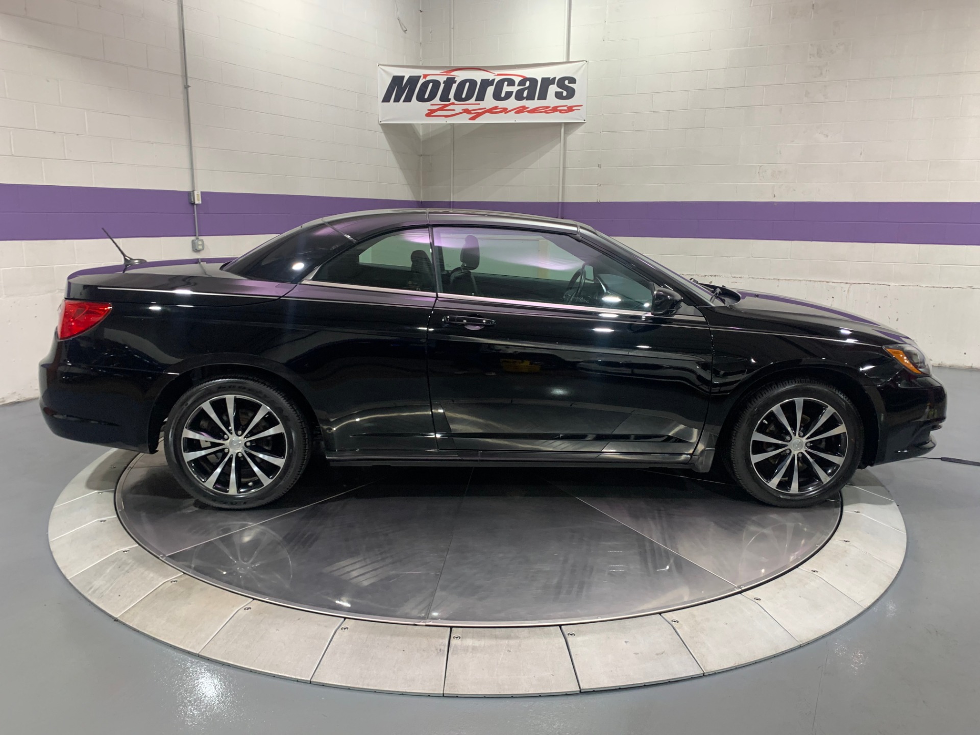 Used-2011-Chrysler-200-Convertible-S