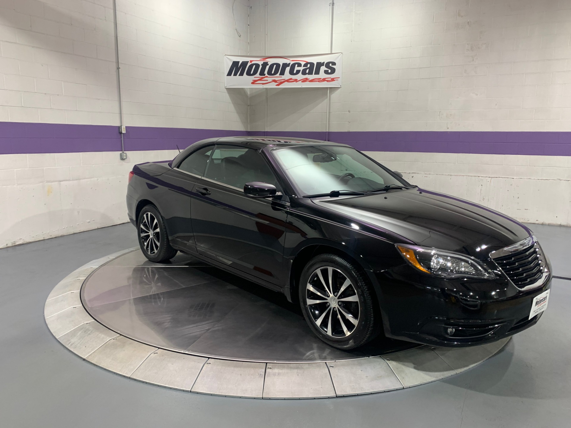 Used-2011-Chrysler-200-Convertible-S