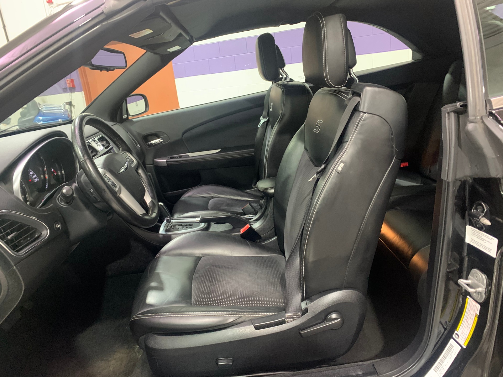 Used-2011-Chrysler-200-Convertible-S