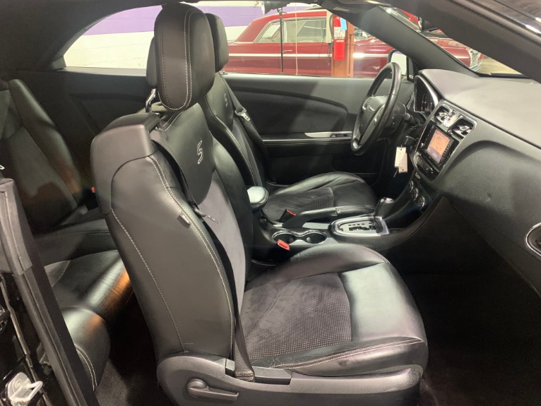 Used-2011-Chrysler-200-Convertible-S