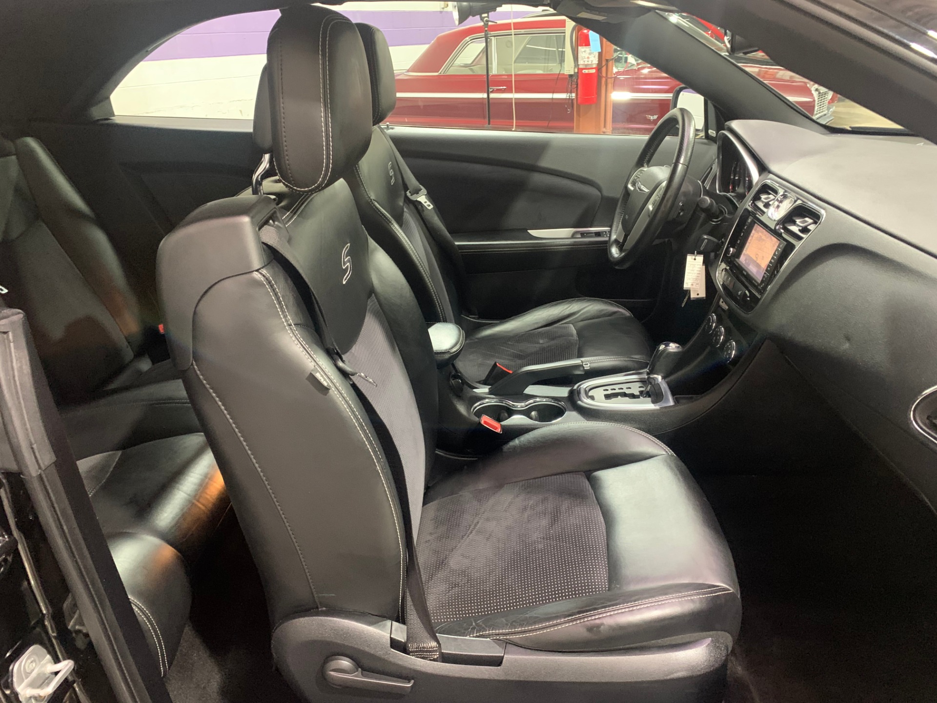 Used-2011-Chrysler-200-Convertible-S