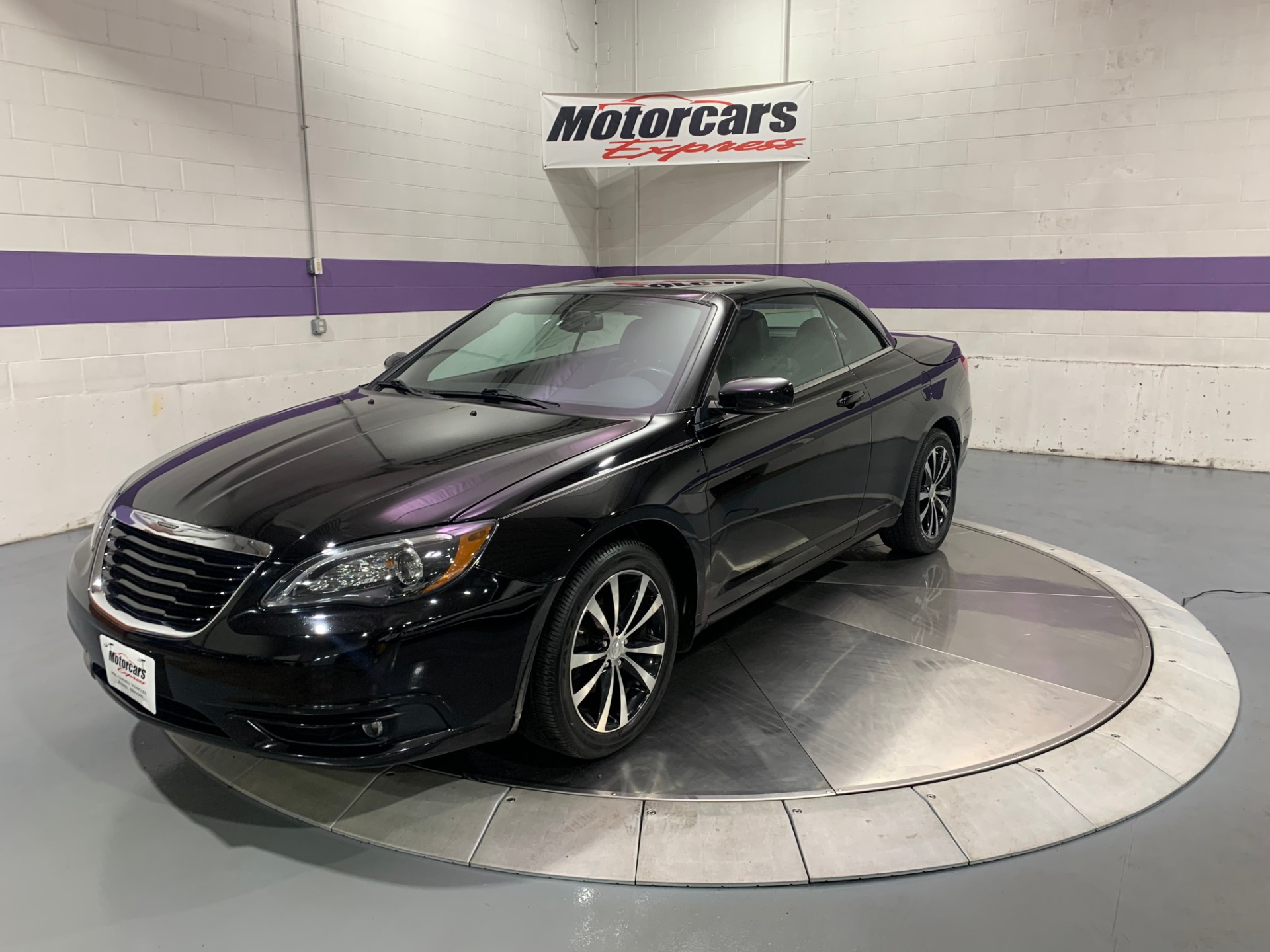 Used-2011-Chrysler-200-Convertible-S