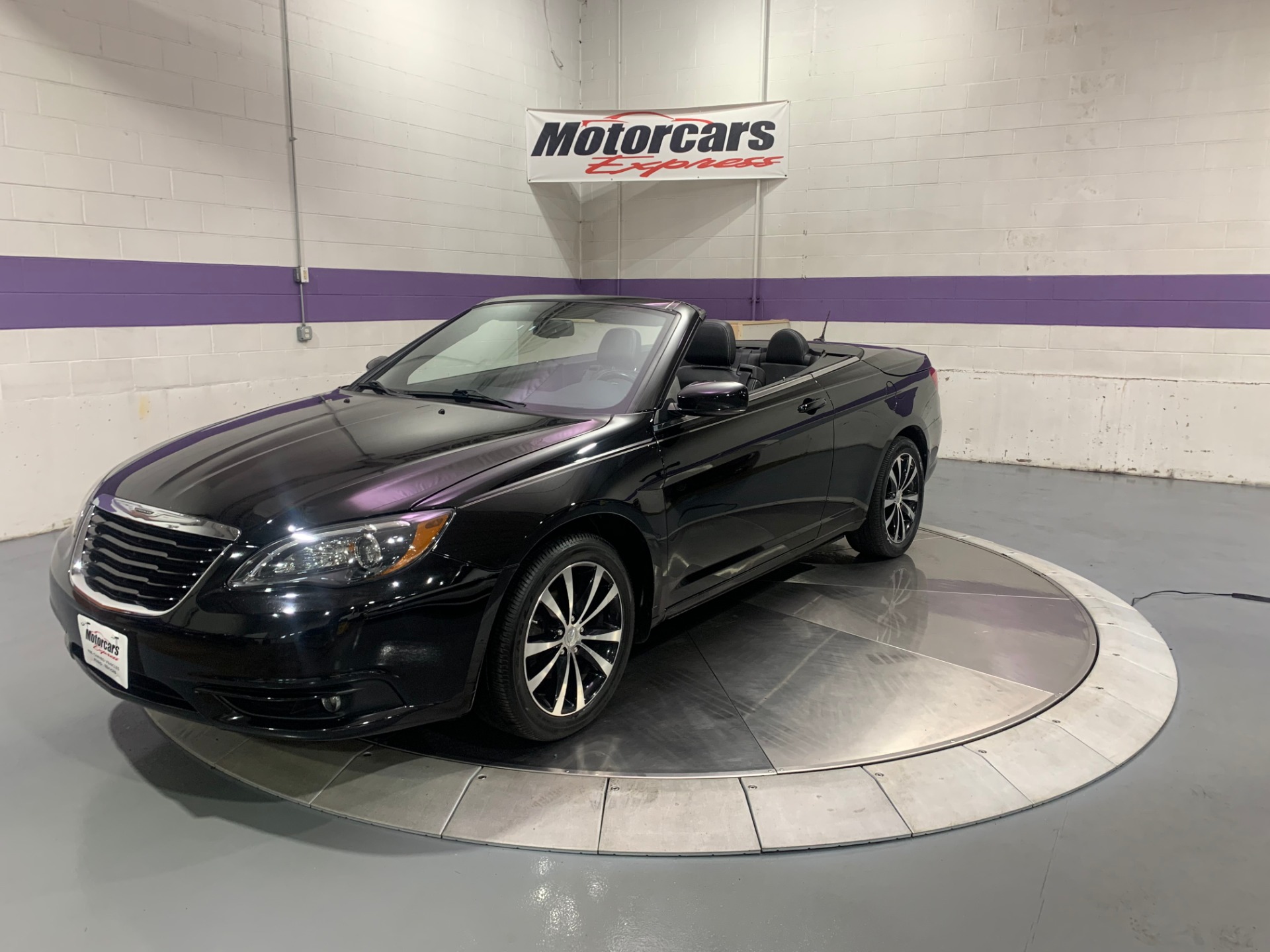 Used-2011-Chrysler-200-Convertible-S
