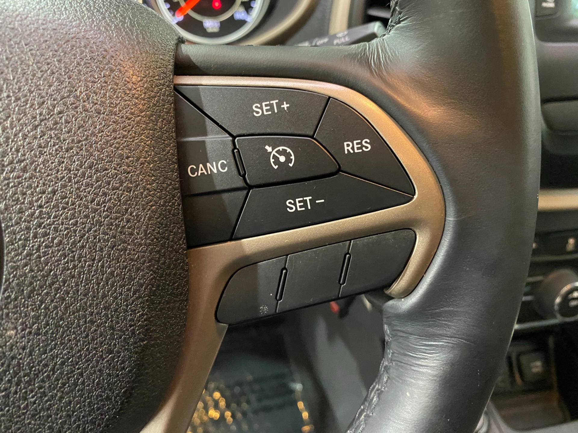 Used-2015-Jeep-Cherokee-Latitude-4X4