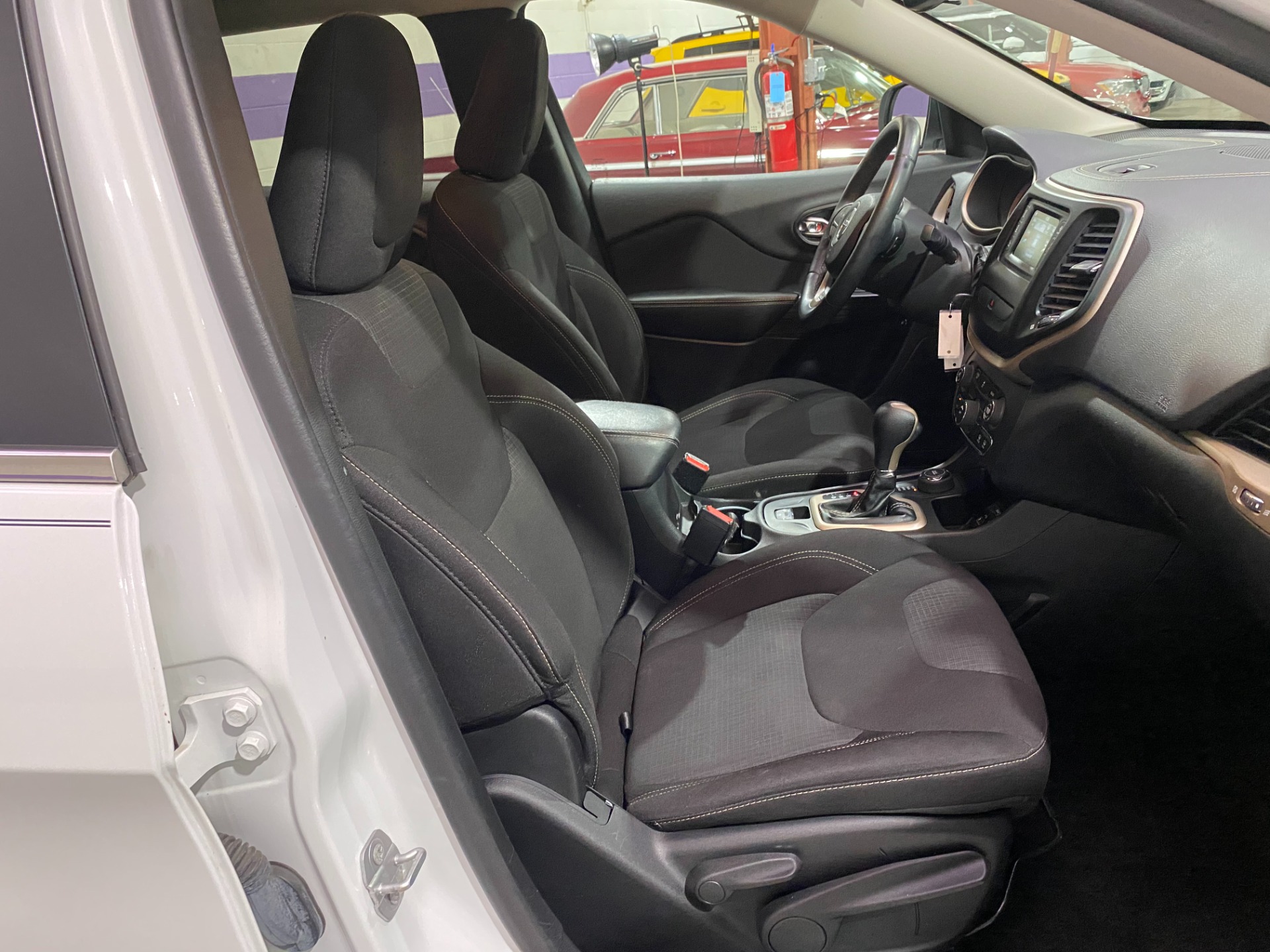 Used-2015-Jeep-Cherokee-Latitude-4X4