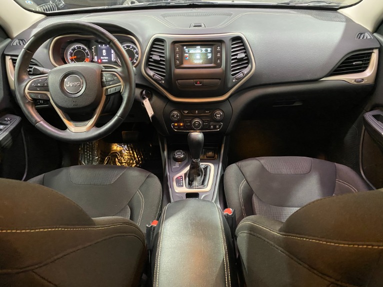 Used-2015-Jeep-Cherokee-Latitude-4X4