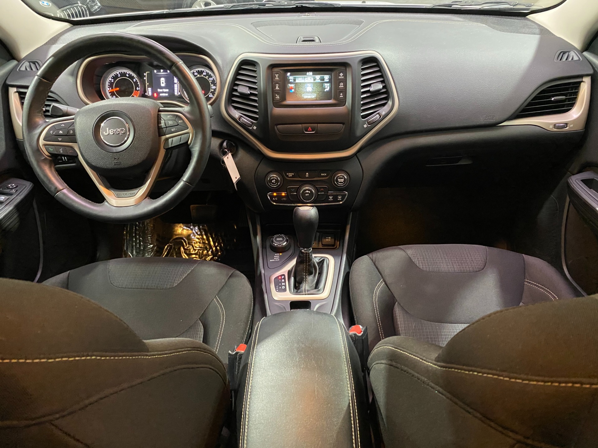 Used-2015-Jeep-Cherokee-Latitude-4X4