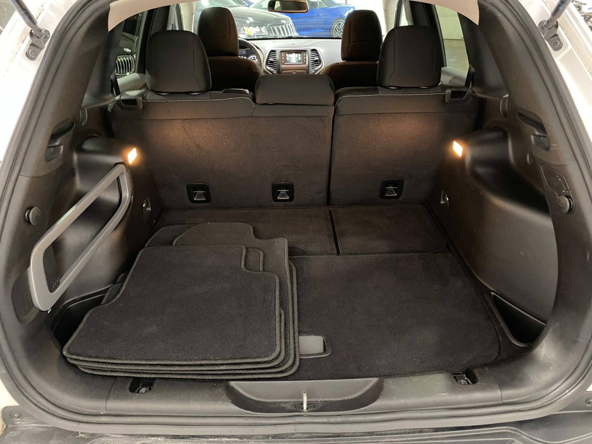 Used-2015-Jeep-Cherokee-Latitude-4X4