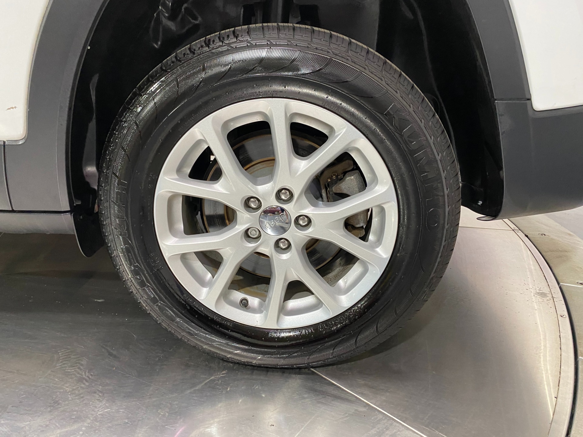 Used-2015-Jeep-Cherokee-Latitude-4X4