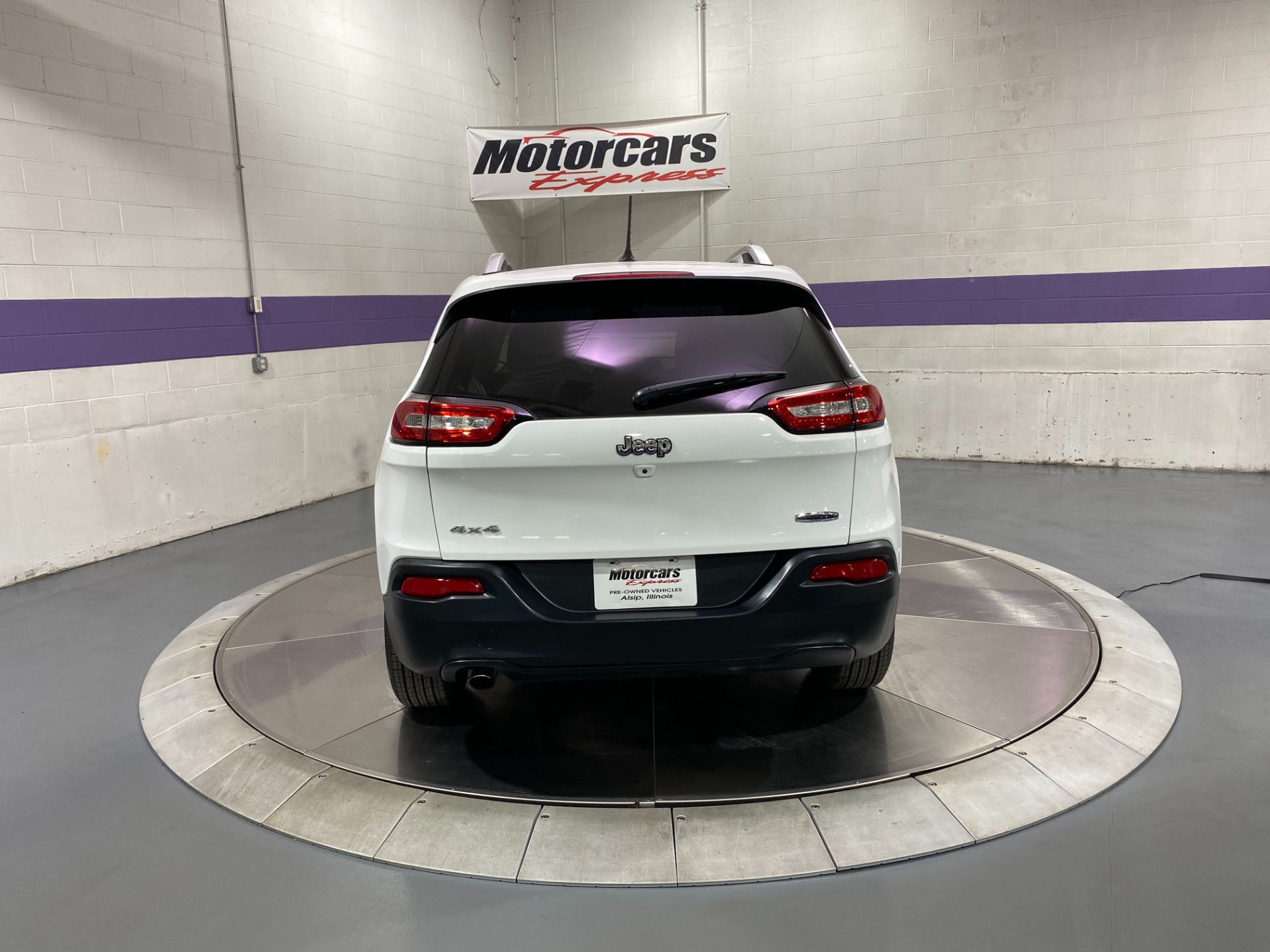 Used-2015-Jeep-Cherokee-Latitude-4X4