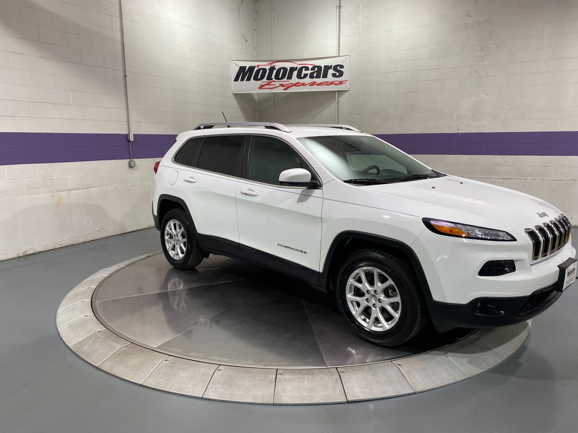 Used-2015-Jeep-Cherokee-Latitude-4X4