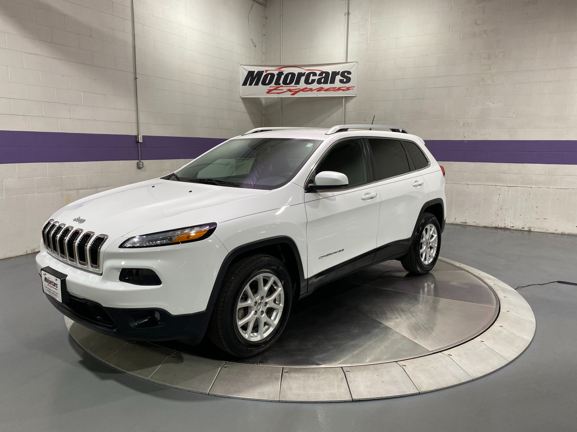 Used-2015-Jeep-Cherokee-Latitude-4X4