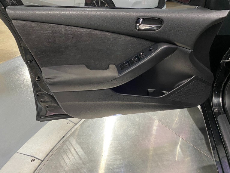 Used-2012-Nissan-Altima-25-S-FWD