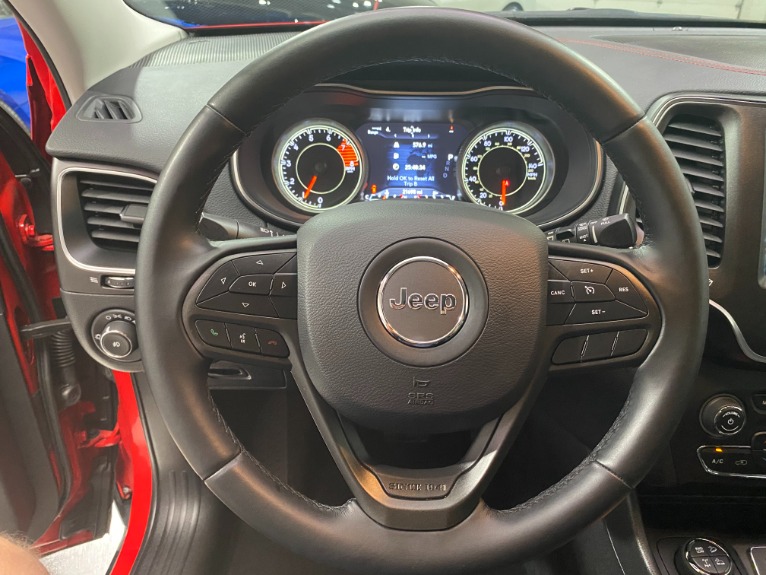 Used-2019-Jeep-Cherokee-Trailhawk-4X4