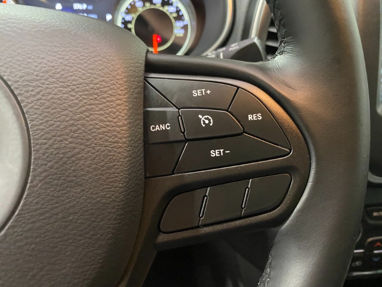 Used-2019-Jeep-Cherokee-Trailhawk-4X4