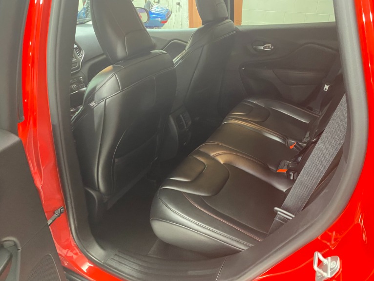 Used-2019-Jeep-Cherokee-Trailhawk-4X4