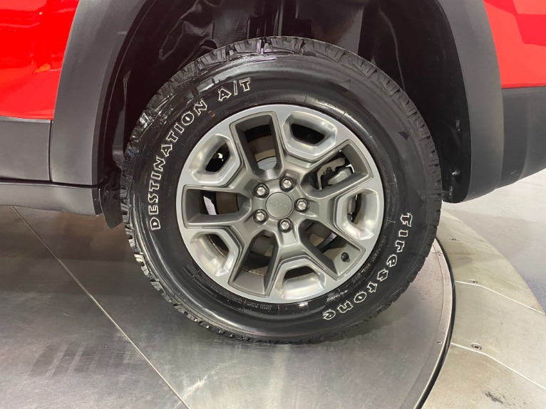 Used-2019-Jeep-Cherokee-Trailhawk-4X4