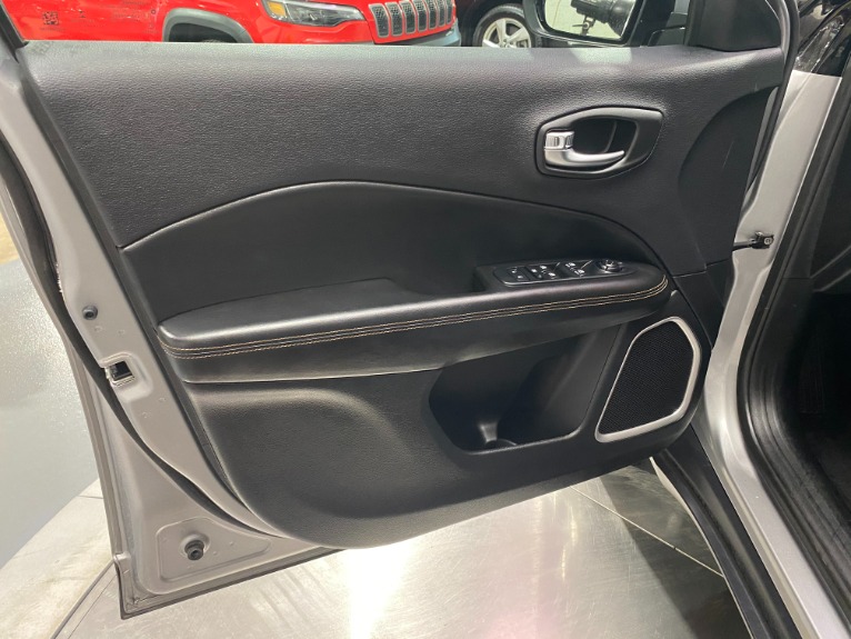 Used-2019-Jeep-Compass-Limited-4X4