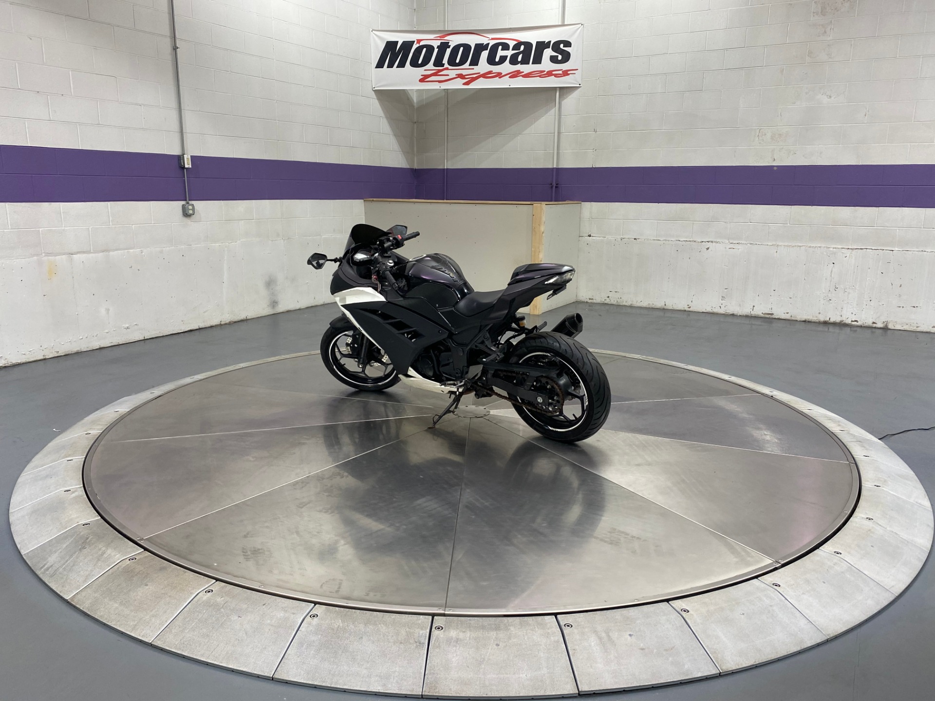 Used-2014-KAWASAKI-EX300-B-Ninja