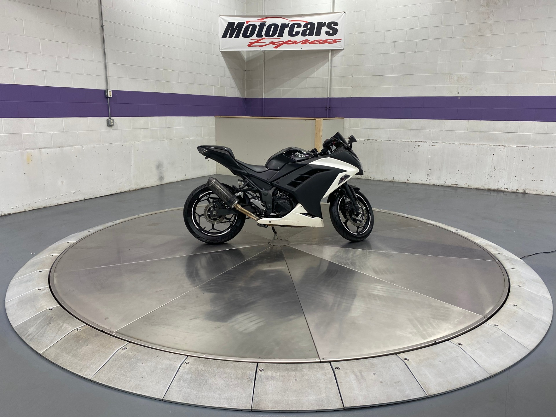 Used-2014-KAWASAKI-EX300-B-Ninja