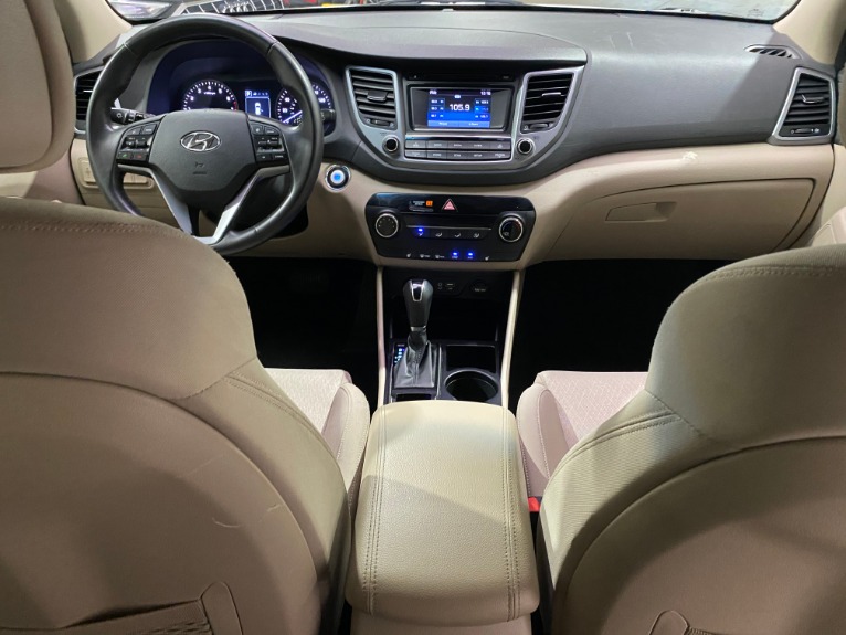 Used-2017-Hyundai-Tucson-Sport-16T-AWD