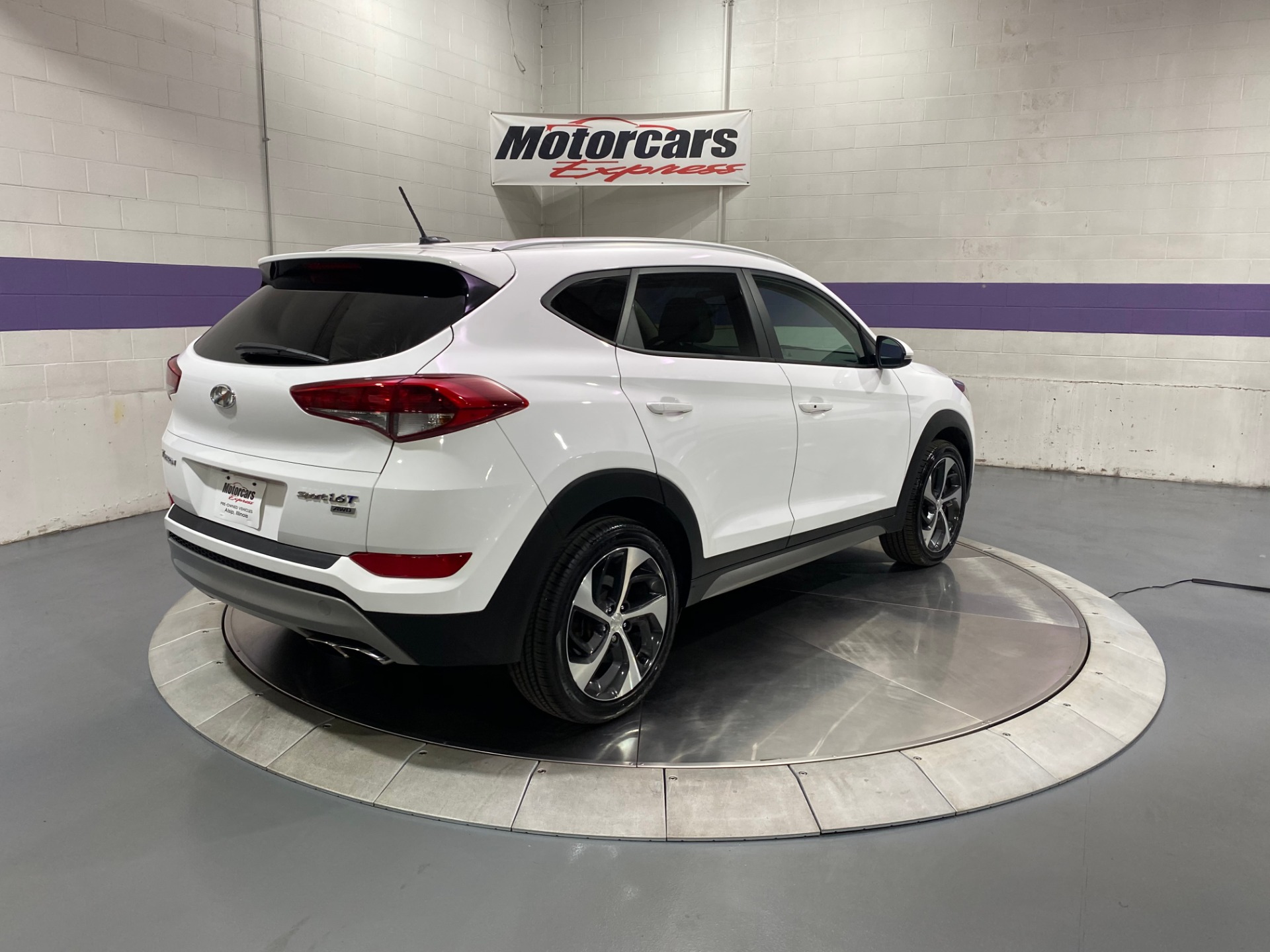 Used-2017-Hyundai-Tucson-Sport-16T-AWD