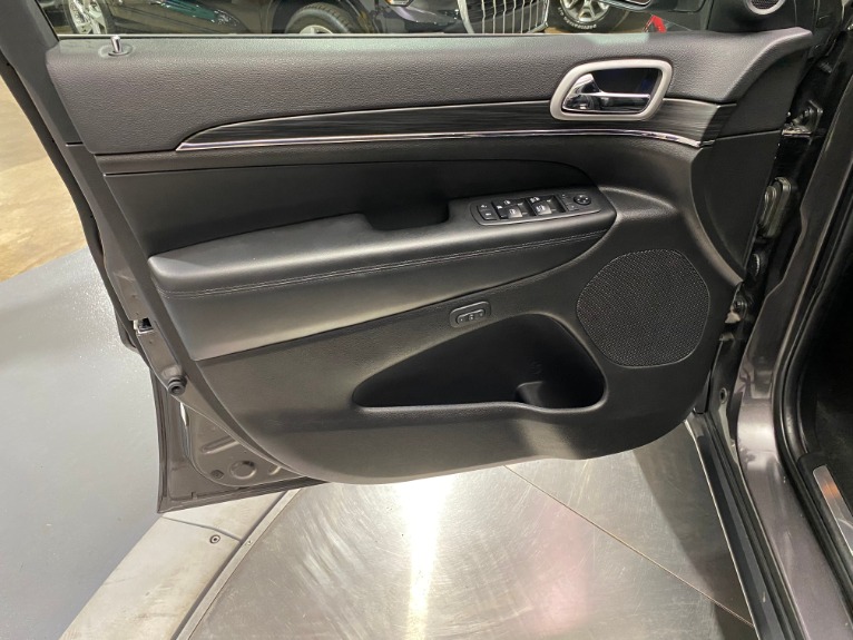 Used-2019-Jeep-Grand-Cherokee-Limited-4X4