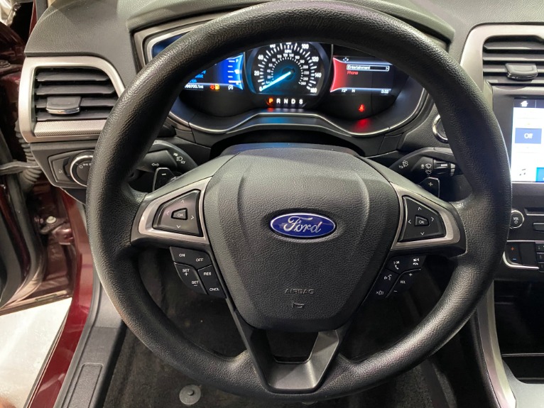 Used-2017-Ford-Fusion-SE-FWD