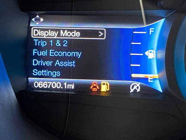 Used-2017-Ford-Fusion-SE-FWD