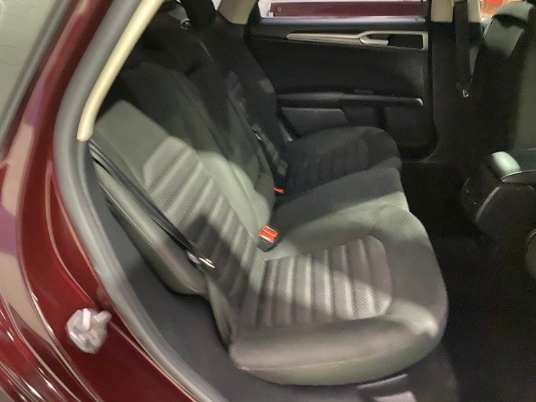 Used-2017-Ford-Fusion-SE-FWD