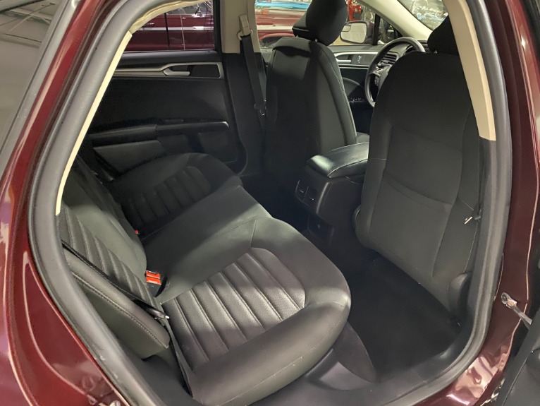 Used-2017-Ford-Fusion-SE-FWD