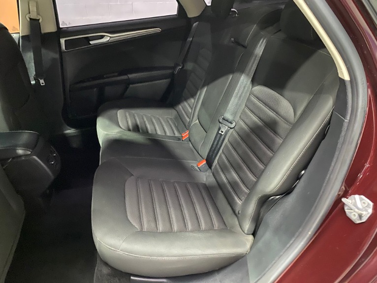 Used-2017-Ford-Fusion-SE-FWD