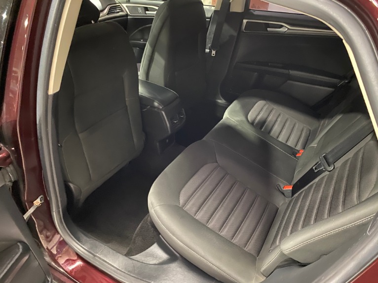 Used-2017-Ford-Fusion-SE-FWD