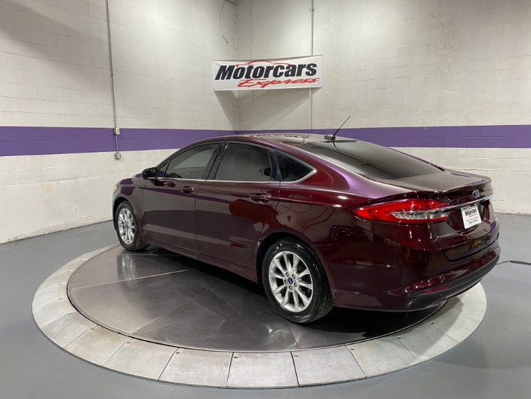 Used-2017-Ford-Fusion-SE-FWD