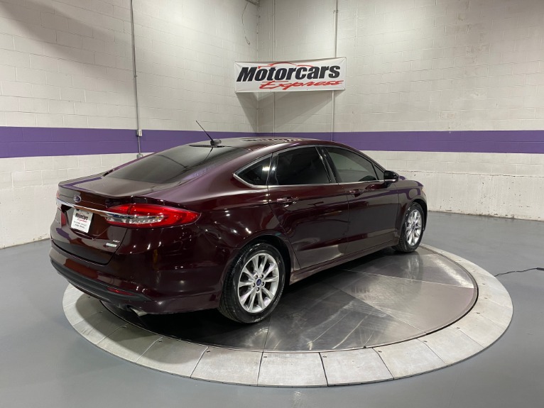Used-2017-Ford-Fusion-SE-FWD