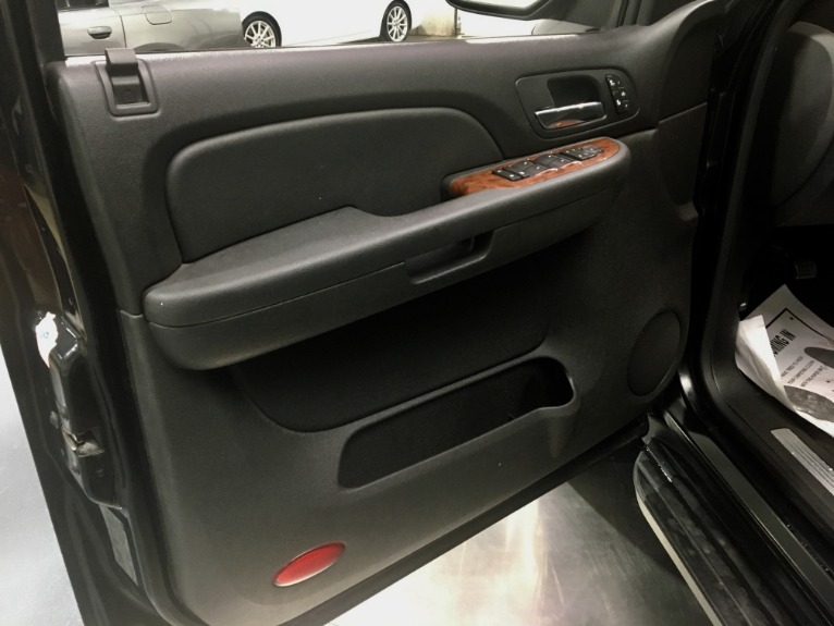 Used-2007-Chevrolet-Suburban-LTZ-1500-4dr-SUV-4WD