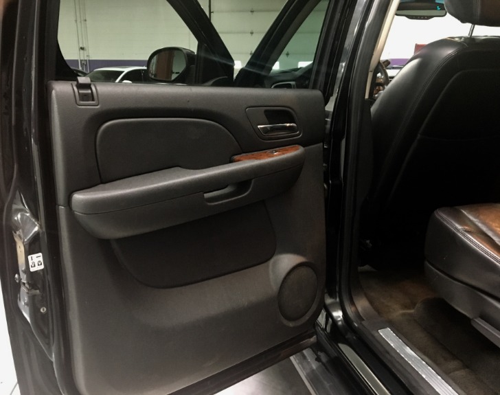 Used-2007-Chevrolet-Suburban-LTZ-1500-4dr-SUV-4WD