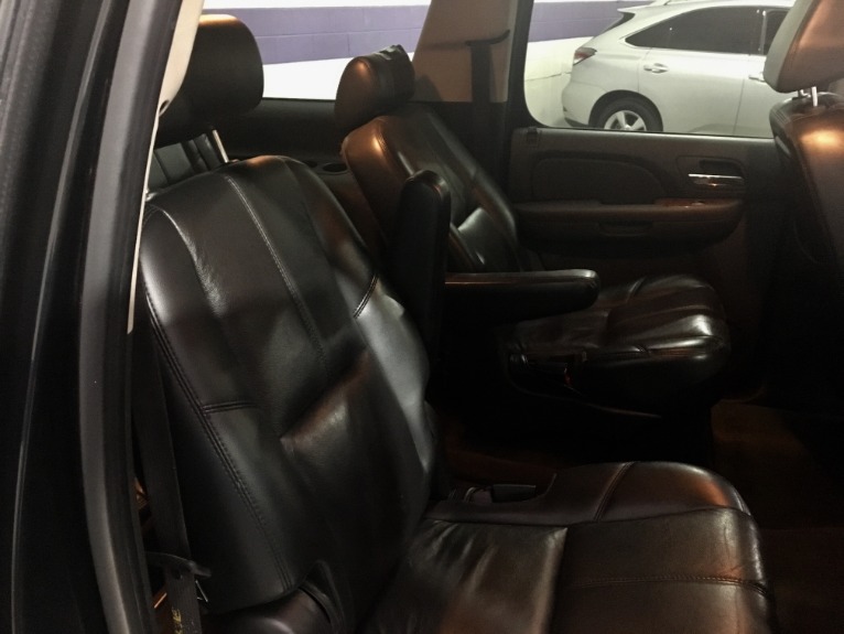 Used-2007-Chevrolet-Suburban-LTZ-1500-4dr-SUV-4WD