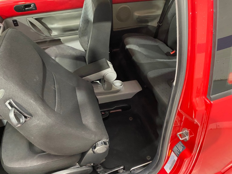 Used-2001-Volkswagen-Beetle-GLS-FWD