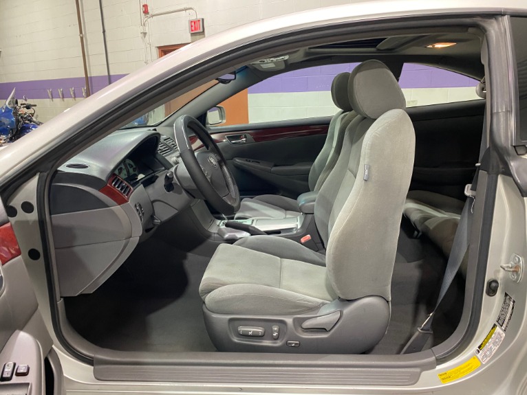 Used-2004-Toyota-Camry-Solara-SLE-FWD