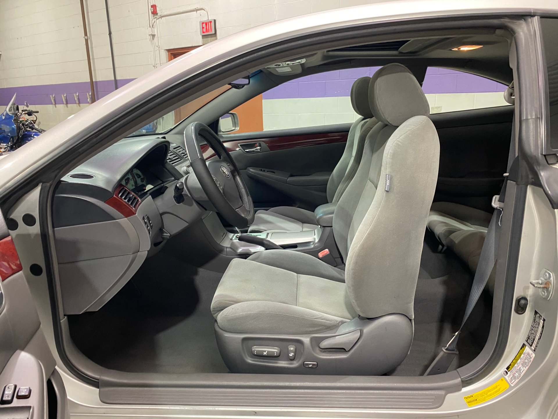 Used-2004-Toyota-Camry-Solara-SLE-FWD