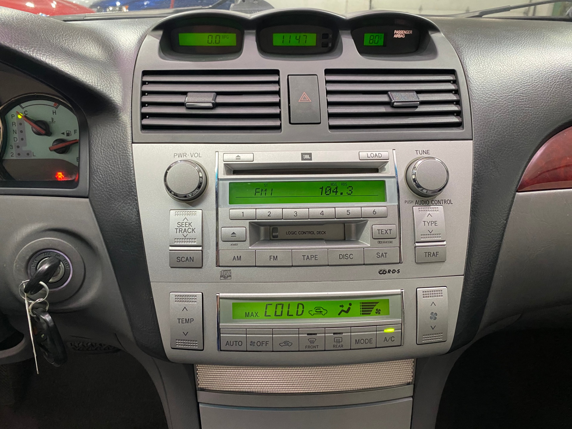 Used-2004-Toyota-Camry-Solara-SLE-FWD