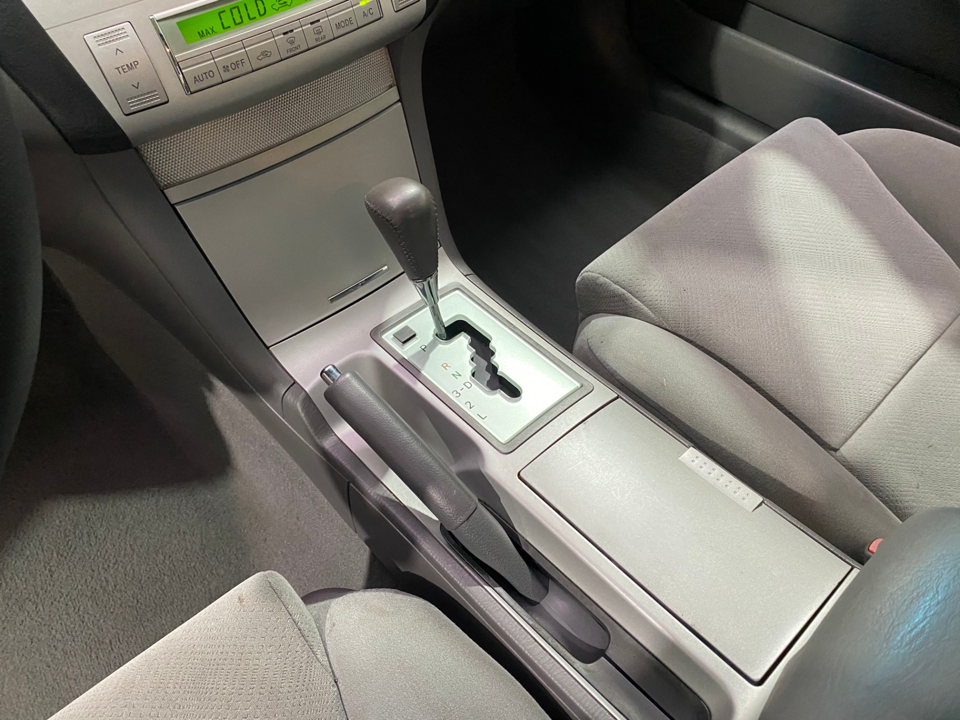 Used-2004-Toyota-Camry-Solara-SLE-FWD