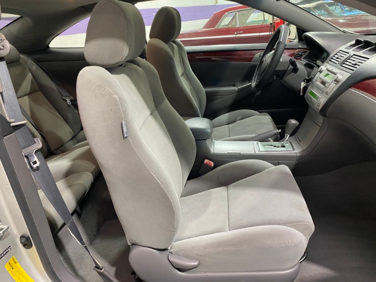 Used-2004-Toyota-Camry-Solara-SLE-FWD