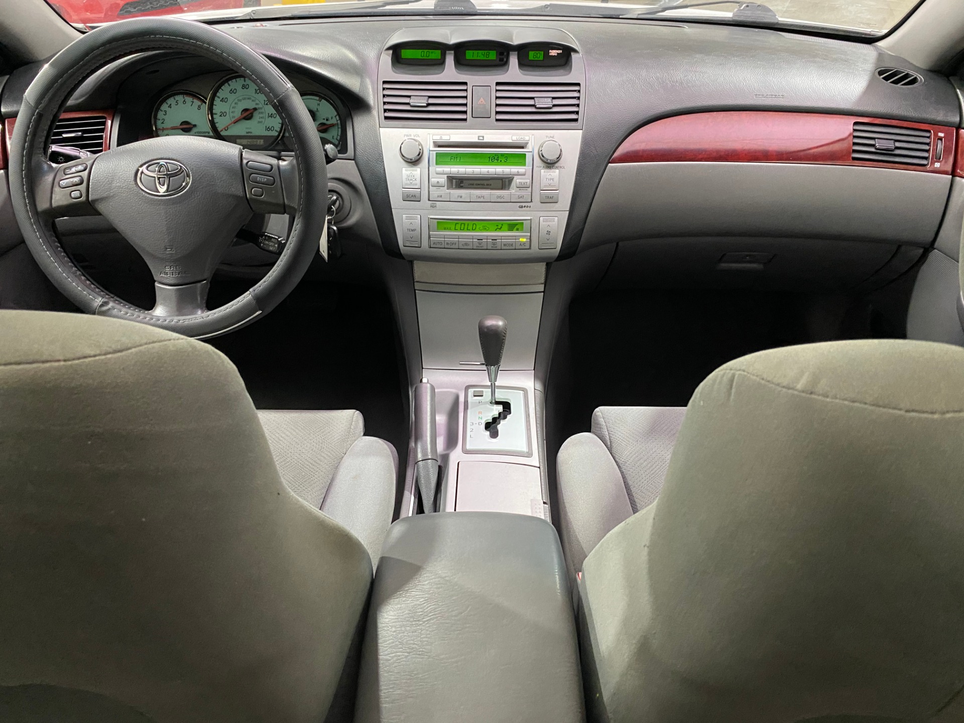 Used-2004-Toyota-Camry-Solara-SLE-FWD