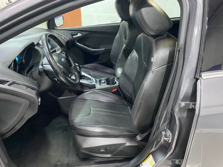 Used-2012-Ford-Focus-Titanium-FWD