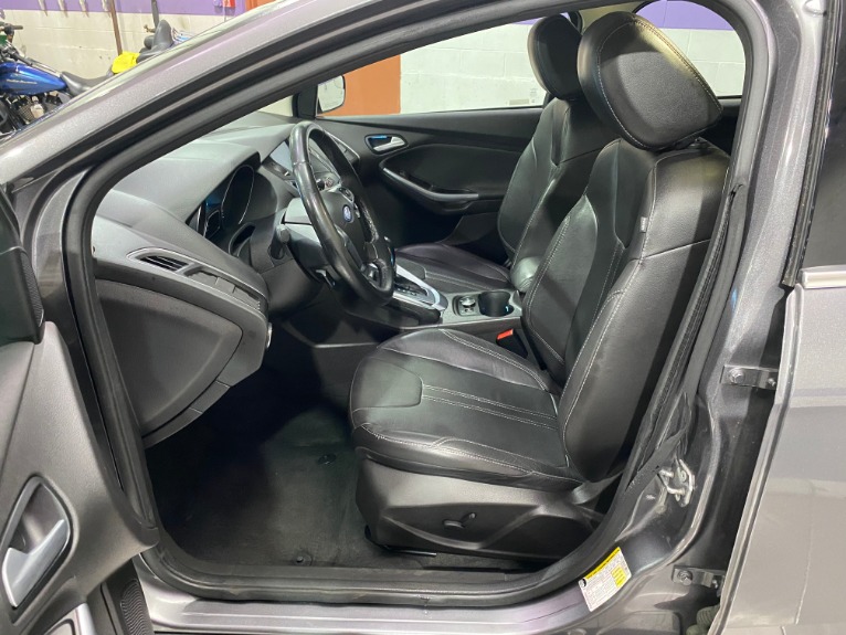 Used-2012-Ford-Focus-Titanium-FWD