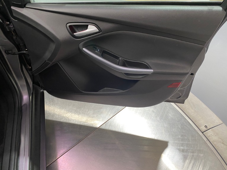 Used-2012-Ford-Focus-Titanium-FWD